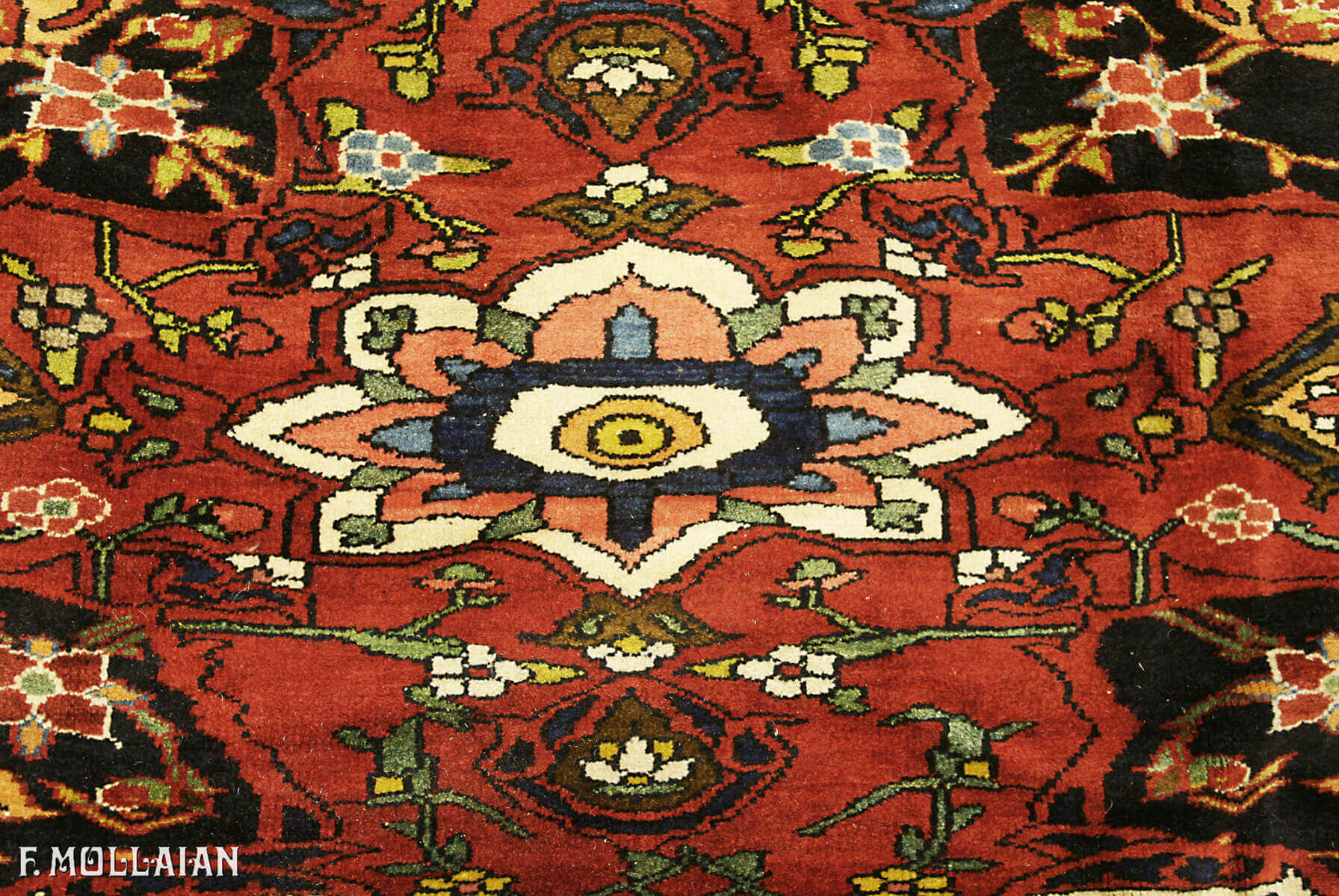 Antique Persian Bakhtiari Carpet n°:23090908